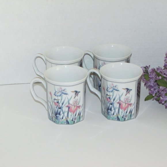 Vintage Tea Set Iris & Hummingbirds Teapot 4 Mugs Japan Cottagecore Cabincore - Picture 9 of 13